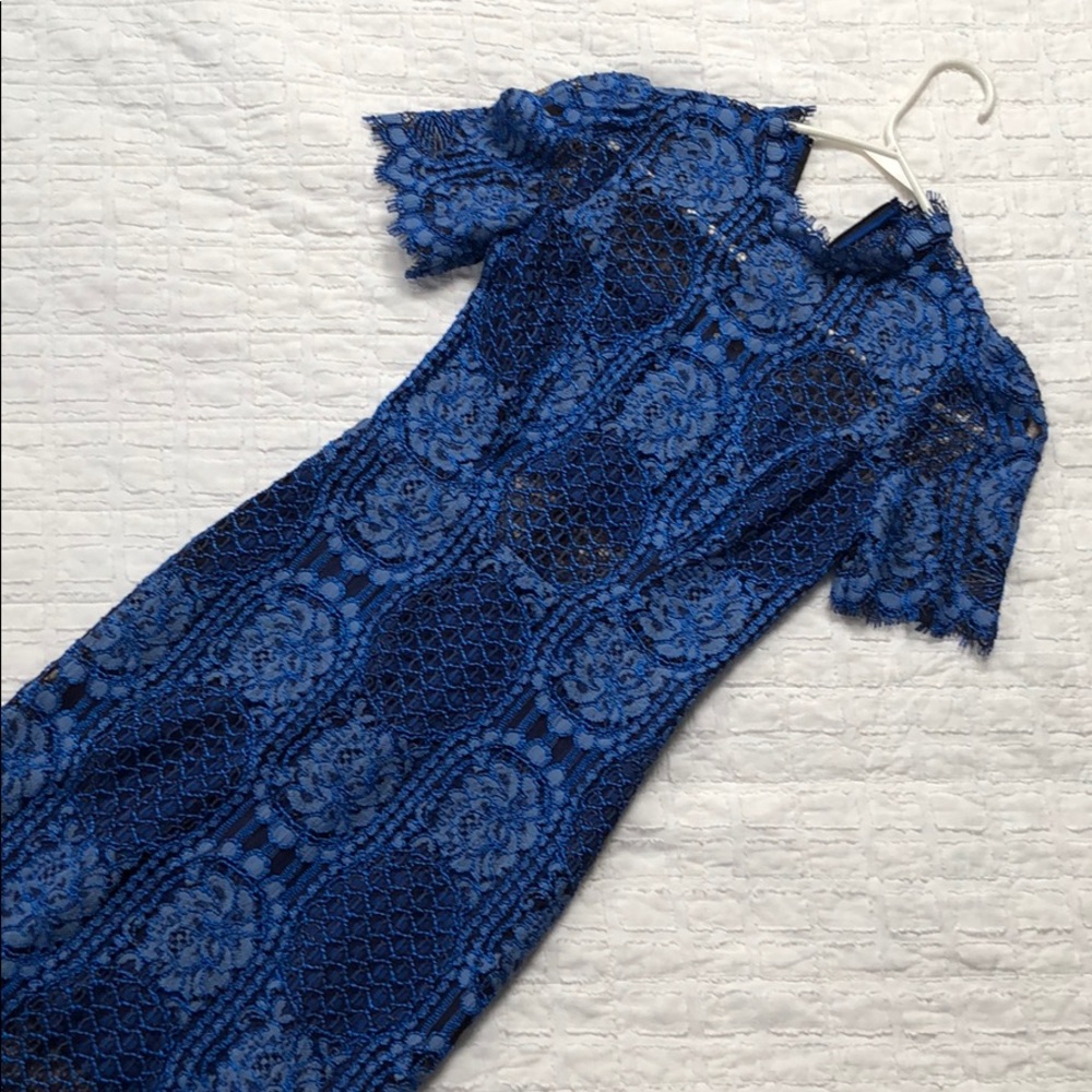 New Alexis Delila Lace Sheath Midi Dress